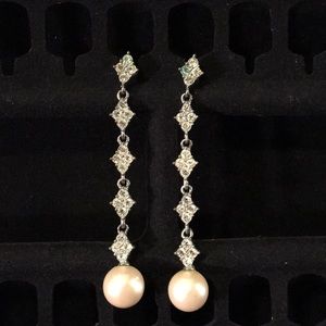 Pearl and diamond earrings